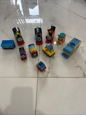 Thomas & Friends Blue, Red and Yellow Mini Pull-Back Train Set